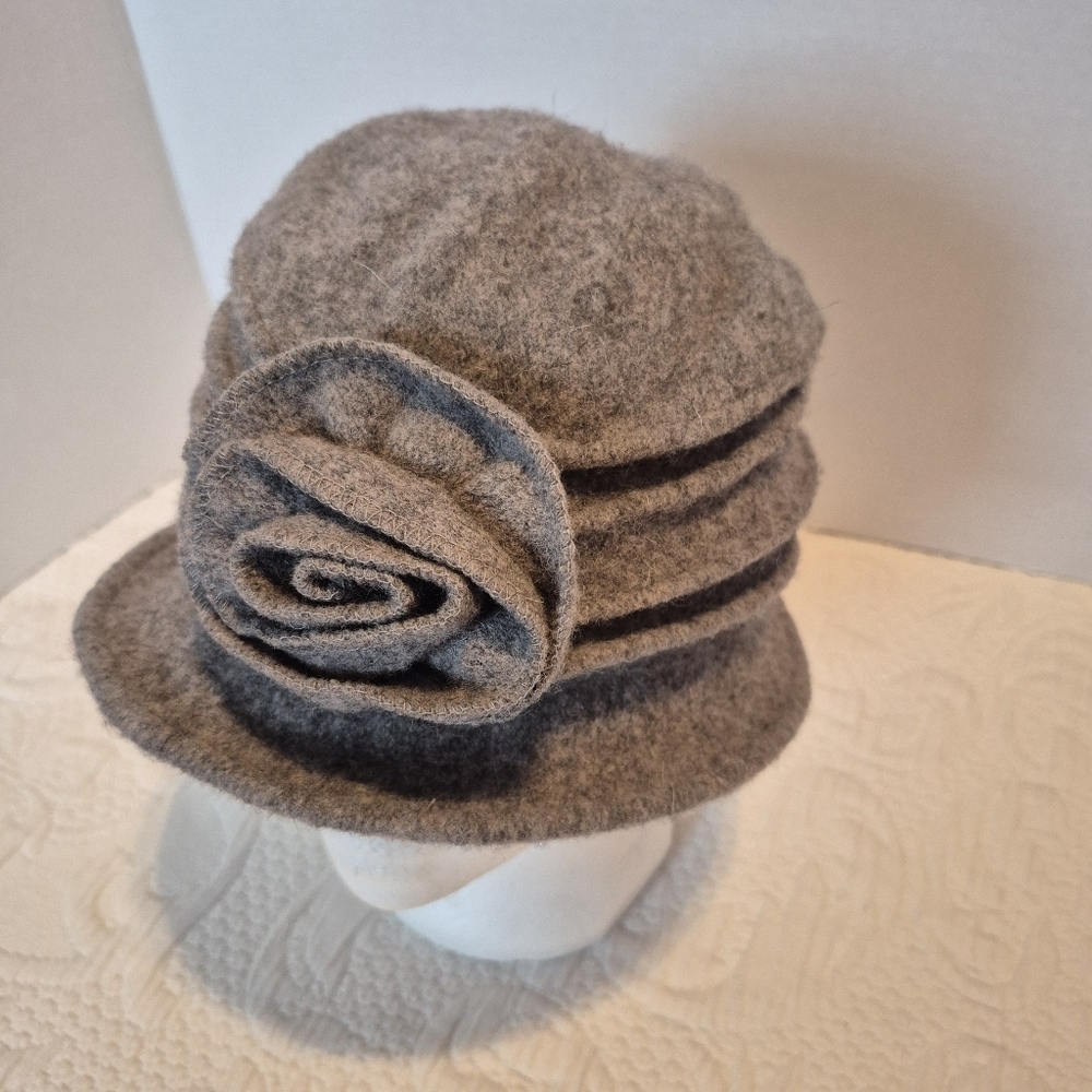 Womens 1920s gray Vintage Style 100% Wool Cloche Bucket Hat NWT